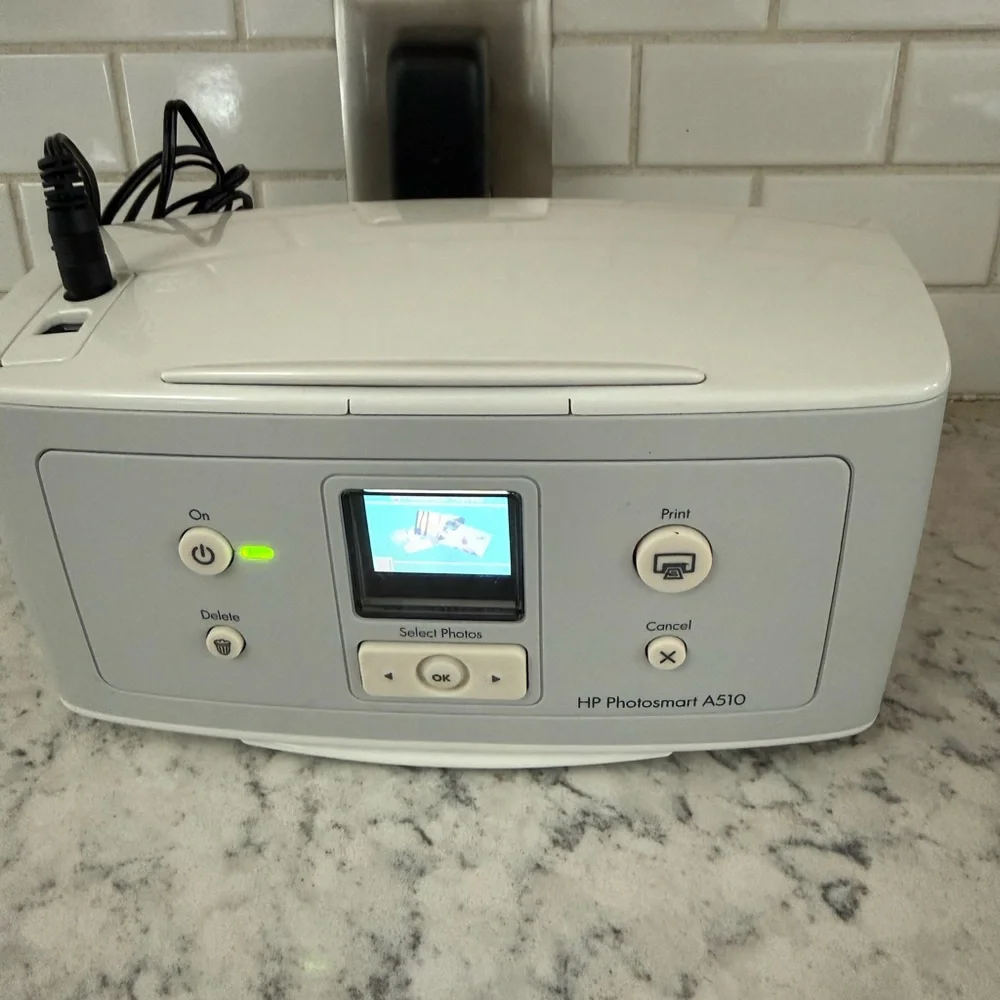 HP Photosmart A510 Photo Printer - Light Gray and White with case